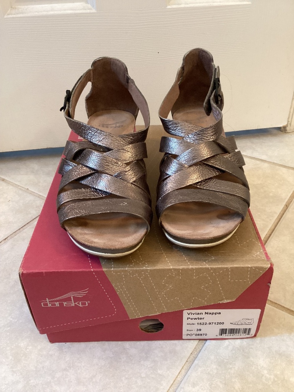 Dansko sandal size 39
